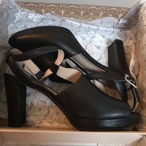 Clark's Kendra Charm